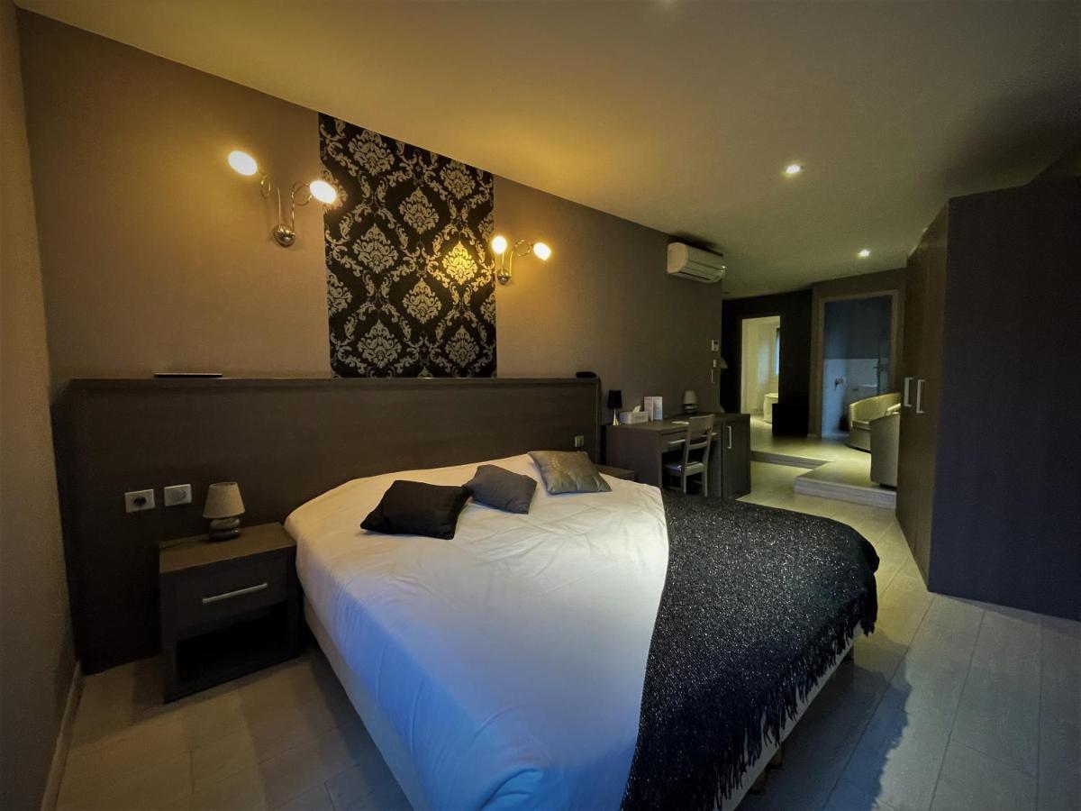 Hotel-Restaurant Des Voyageurs Le Cheylard ภายนอก รูปภาพ