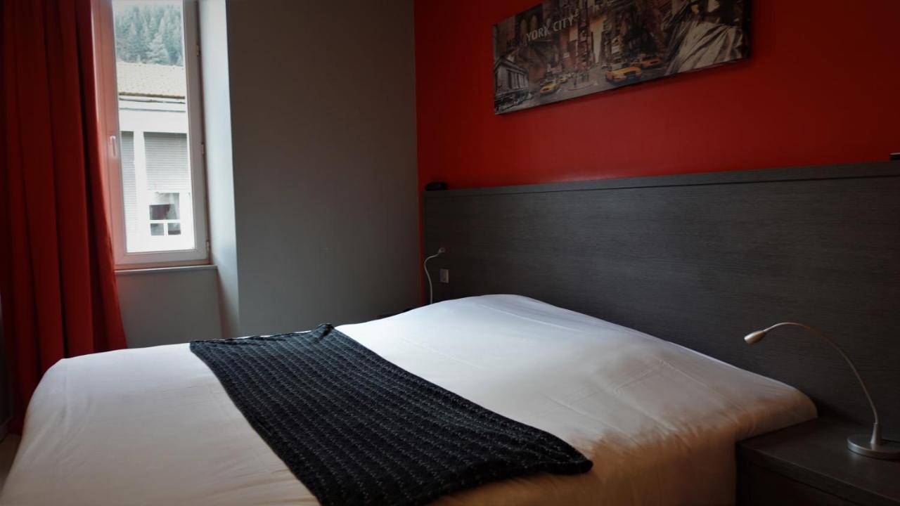 Hotel-Restaurant Des Voyageurs Le Cheylard ภายนอก รูปภาพ