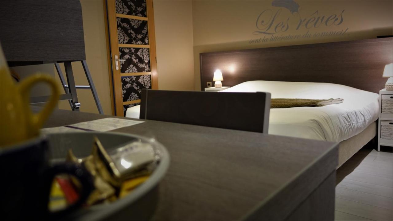 Hotel-Restaurant Des Voyageurs Le Cheylard ภายนอก รูปภาพ
