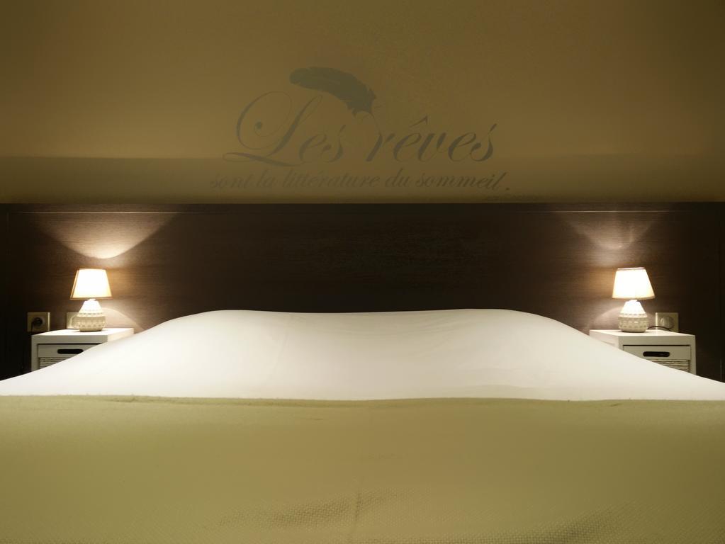 Hotel-Restaurant Des Voyageurs Le Cheylard ภายนอก รูปภาพ
