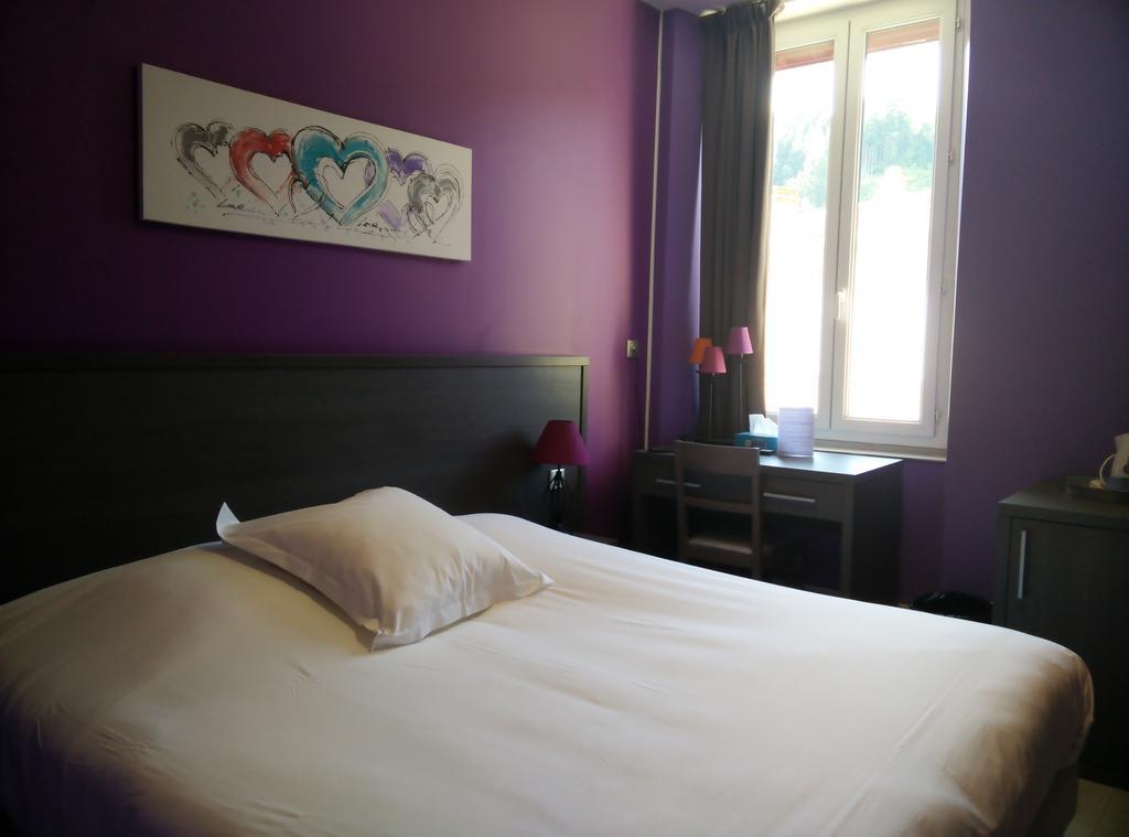 Hotel-Restaurant Des Voyageurs Le Cheylard ภายนอก รูปภาพ