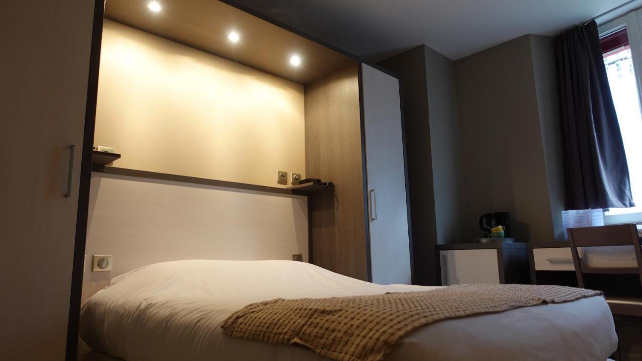 Hotel-Restaurant Des Voyageurs Le Cheylard ภายนอก รูปภาพ
