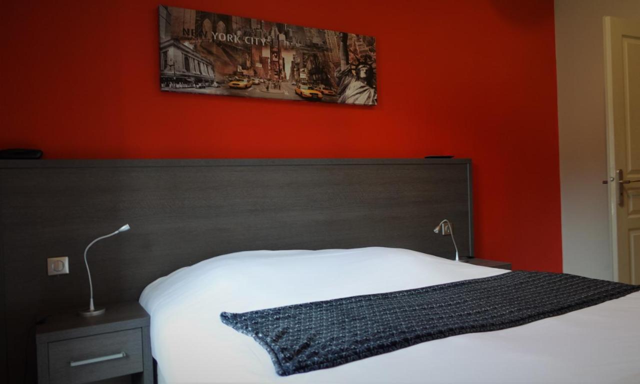 Hotel-Restaurant Des Voyageurs Le Cheylard ภายนอก รูปภาพ